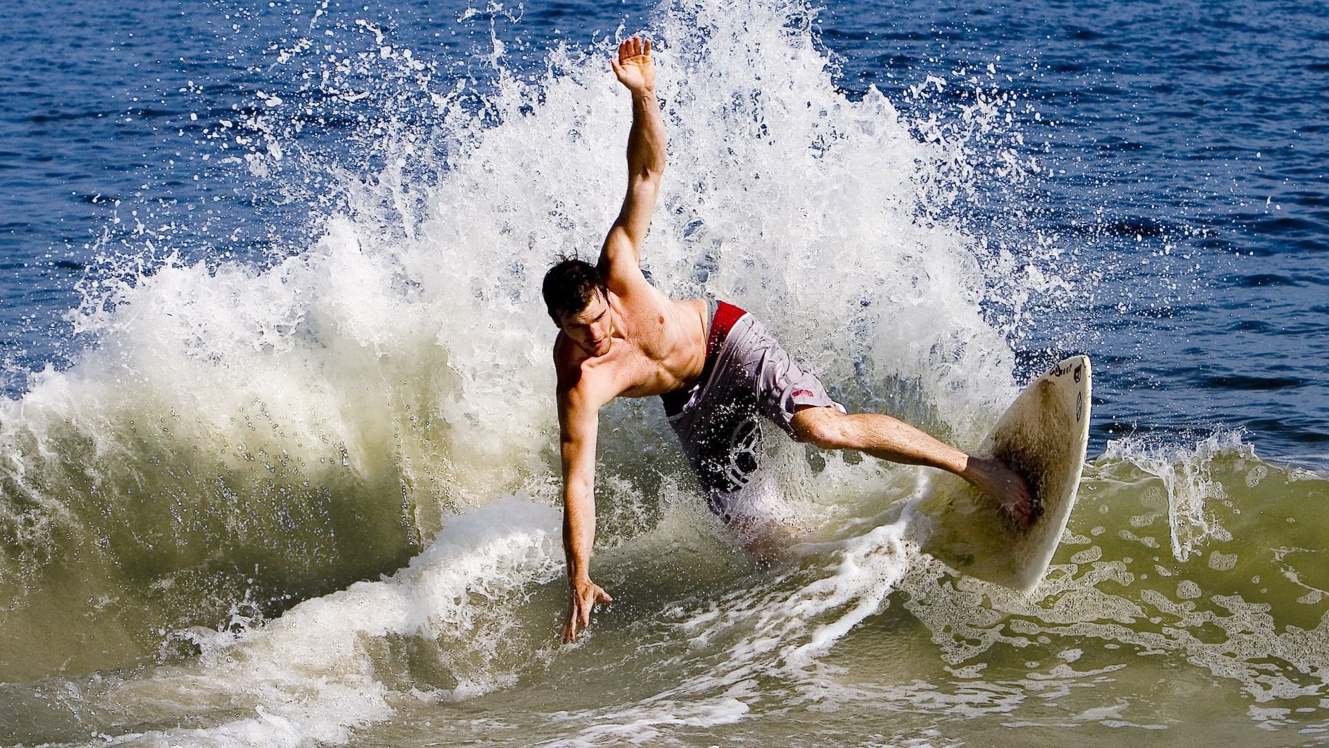 从温网草场到拉沃尔硬地,一场横扫如何重写网球叙事